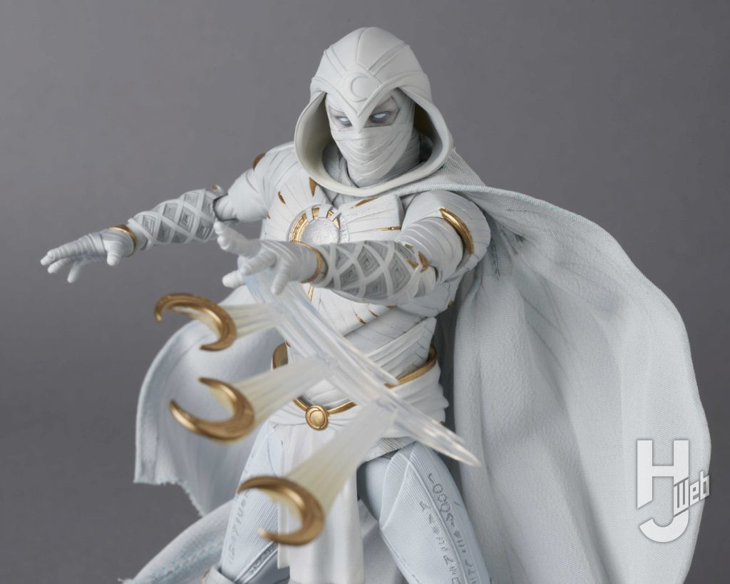 ムーンナイトの可動フィギュアのアップ画像その1