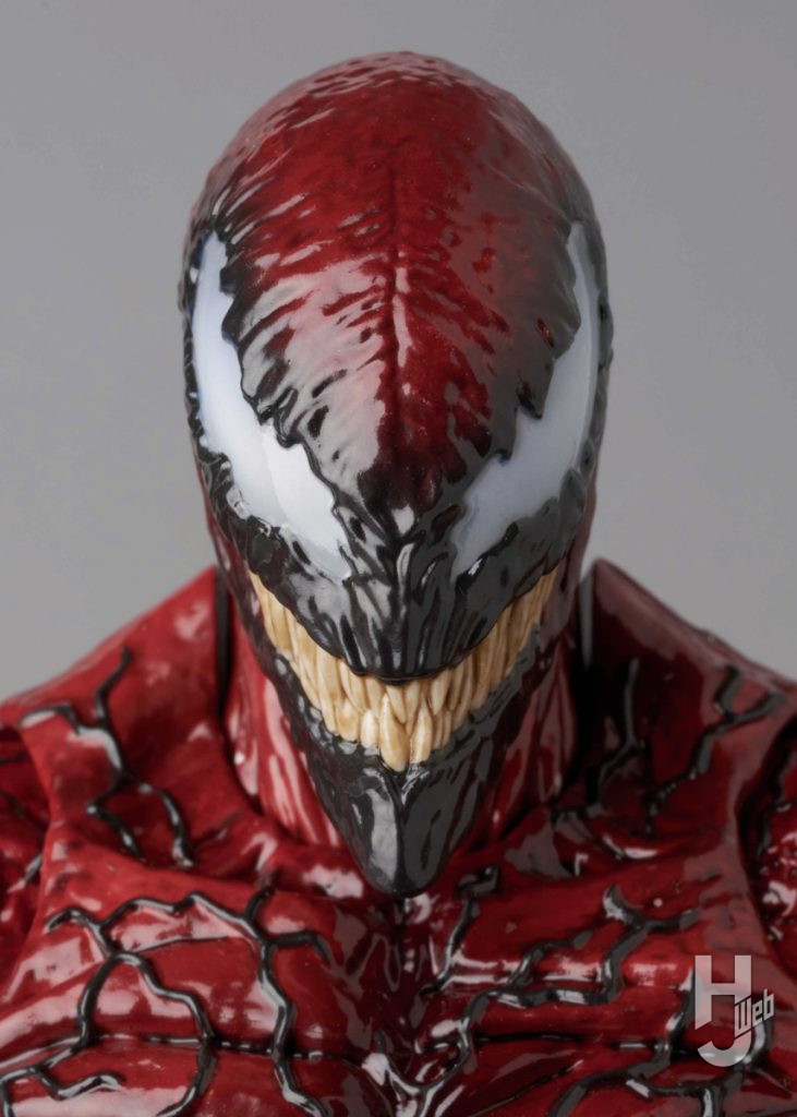 カーネイジの可動フィギュアのアップ画像その1