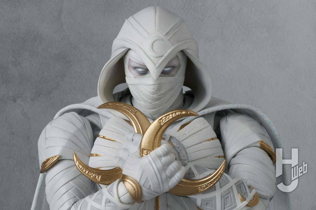 ムーンナイトの可動フィギュアのアップ画像その2