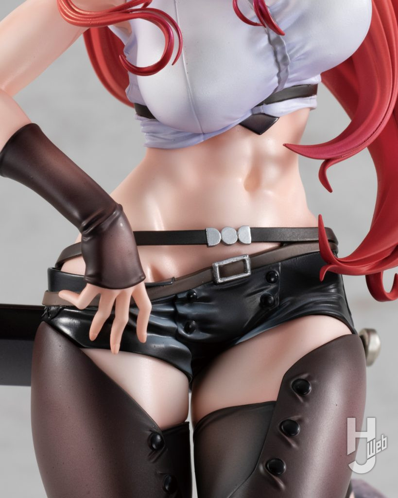 エリスのフィギュアのアップ画像その3