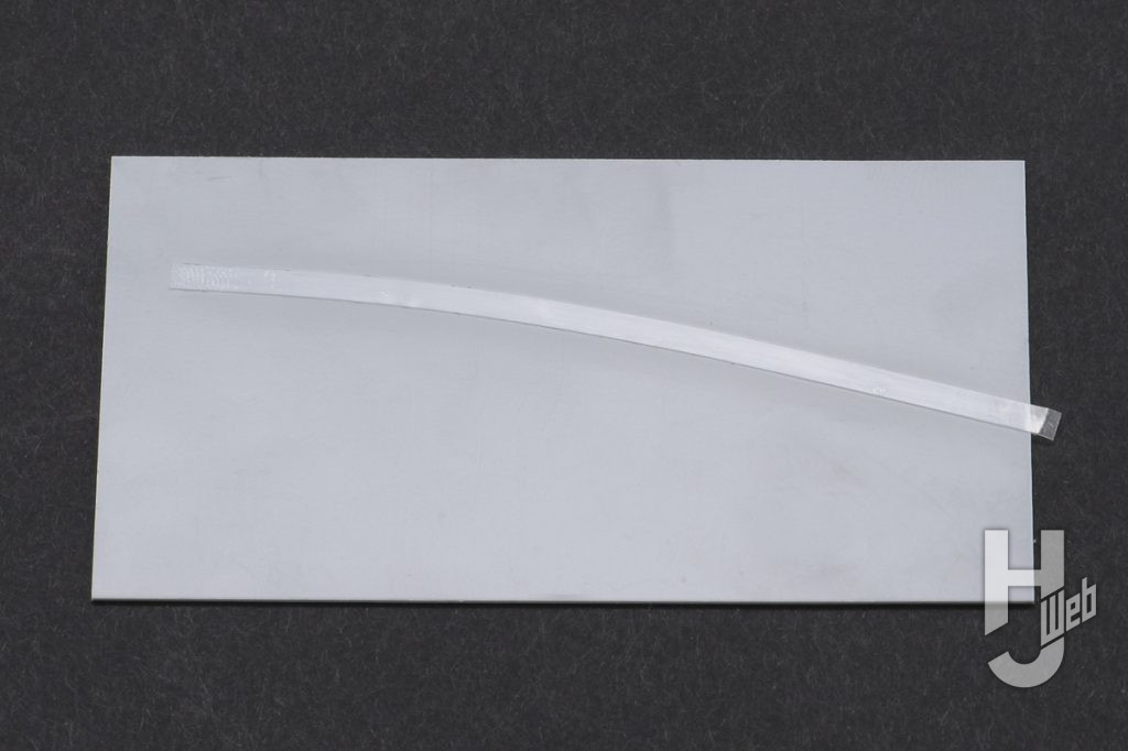スジボリ用ガイドテープの使用時の画像