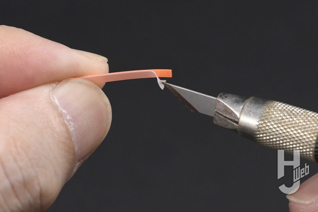 スジボリ用ガイドテープ ハードの使用時の画像