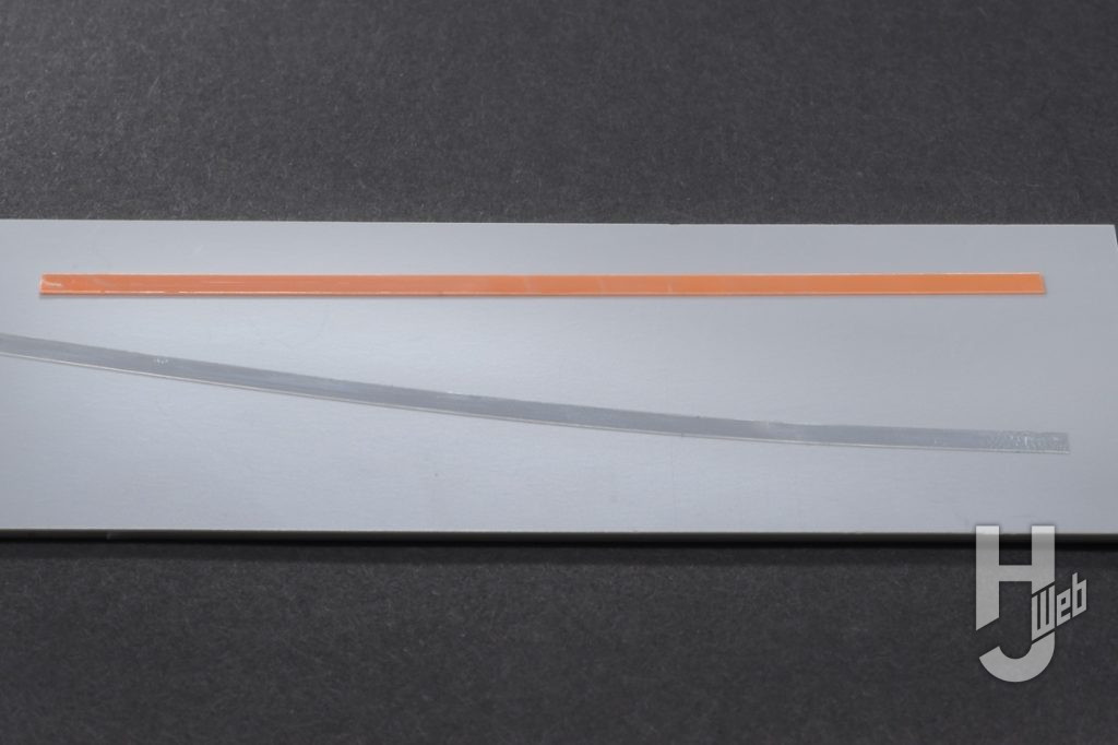 スジボリ用ガイドテープ ハードの使用時の画像