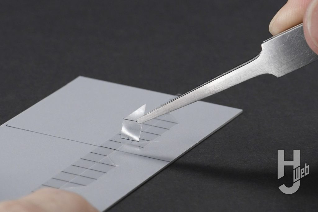 目盛り付きスジ彫り用ガイドテープの使用時の画像