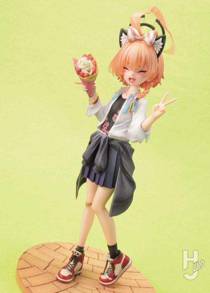 美甘ネルのフィギュアの全体画像