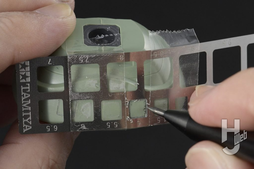 スジボリ用ガイドテープ ハードの使用時の画像