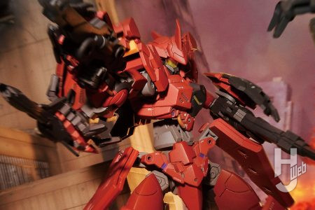 新たなエントリーモデルである30MM「ノヴァルヴ」をミキシング！成型色のままでもまとまる組み替えや部分塗装で自分好みにカスタマイズ【30 MINUTES MISSIONS】
