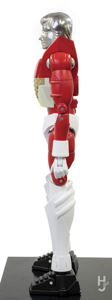 人間サイズのミクロマンコマンド1号のディスプレイ左側面