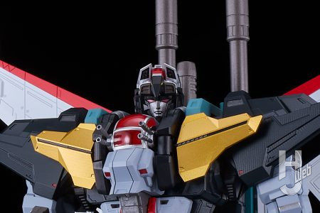 変形・合体、やぁぁってやるぜ！『超獣機神ダンクーガ』がMODEROID化！各獣戦機の変形と合体を余剰パーツ無しで再現。造形をより劇中作画イメージに近づけた、非変形仕様ダンクーガ頭部パーツが付属し、完全変形仕様の頭部と入れ替えも可能