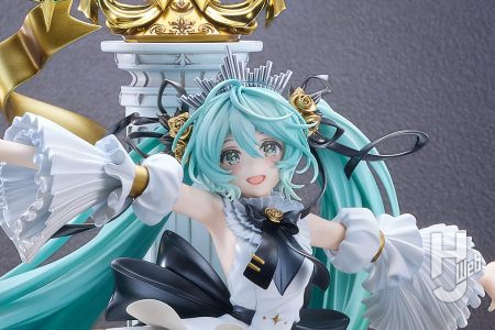 「初音ミクシンフォニー 2025 横浜・神戸公演」のメインビジュアル衣装をまとった初音ミクがフィギュア化！グッドスマイルカンパニー「Good Smile Collection」の「Signature Class」にラインナップ