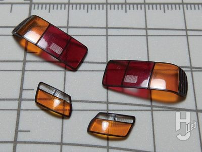 ライトの縁取りのパッキン等を実車通りに塗り分けている