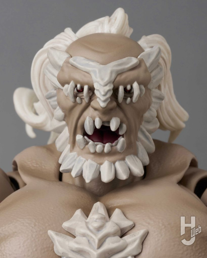 ドゥームズデイの可動フィギュアのアップ画像その2