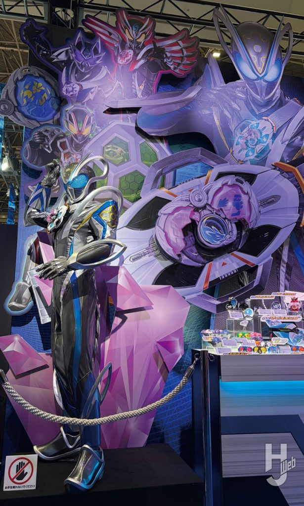 来場者の注目を集めたのが開催時に放送直前であった『仮面ライダーマイス』