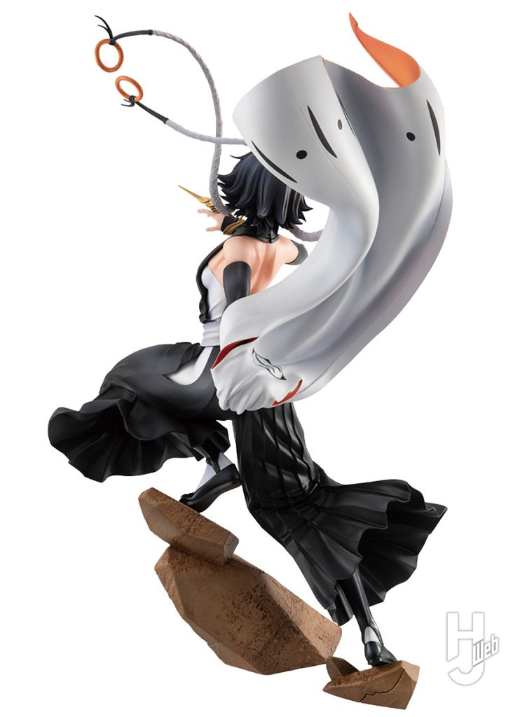 砕蜂のフィギュアの全体画像