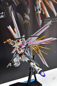 「MGEX 1/100 マイティーストライクフリーダムガンダム」が会場にて初展示！【BANDAI SPIRITS／第64回全日本模型ホビーショー】