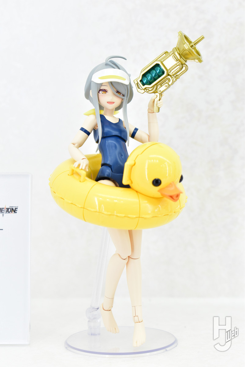 PLAMATEA『ヴァルキリーチューン』メイド服のリサ＝キャスター、水着の